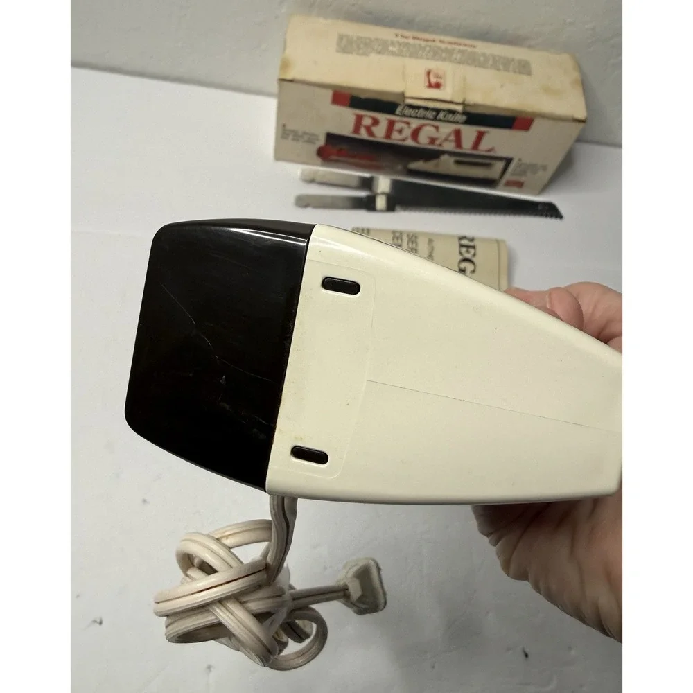 Vintage‎ Regal Electric Knife V382 Serrated Steel Blades USA Original Box WORKS